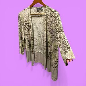 Cute Chico’s Travelers snow leopard jersey open front asymmetrical cardigan top